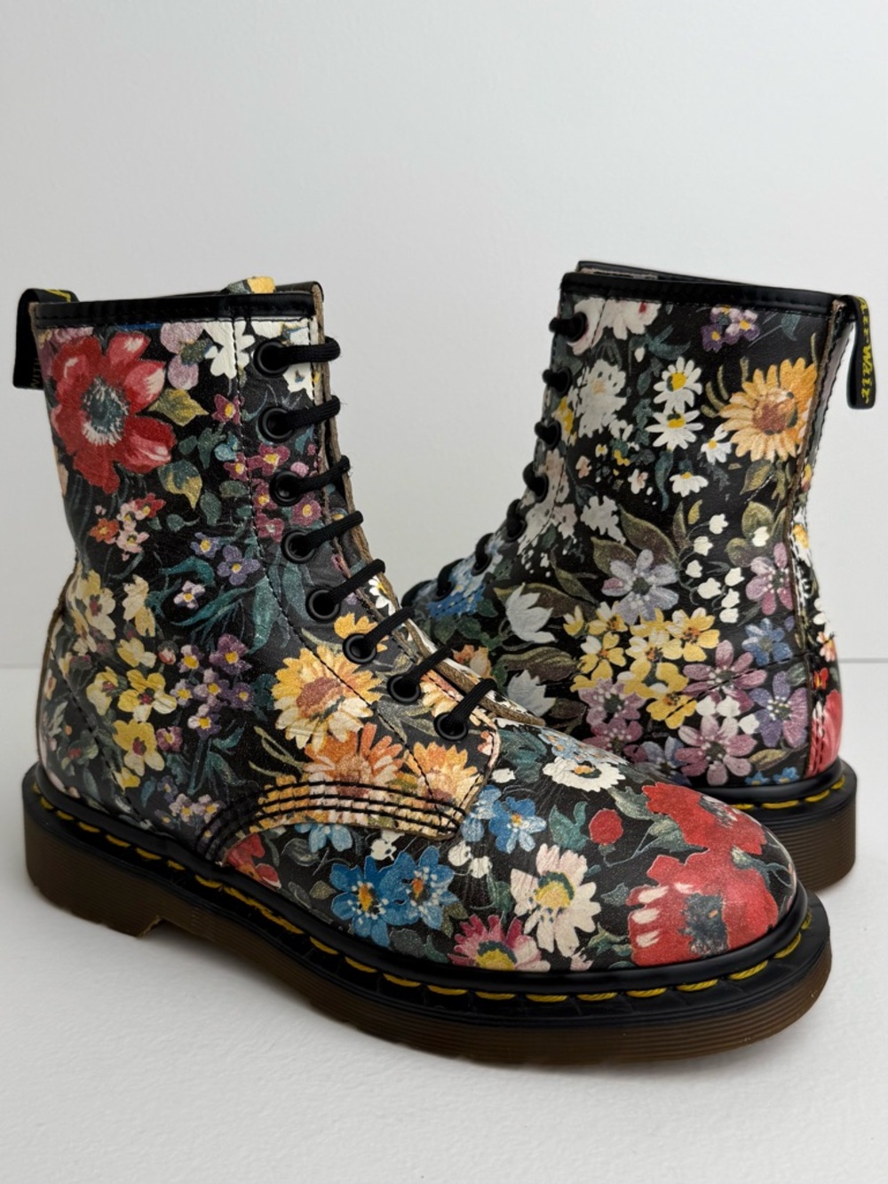 Vintage Dr. Martens MIE England 1460 Floral Black Leather Boots UK 4